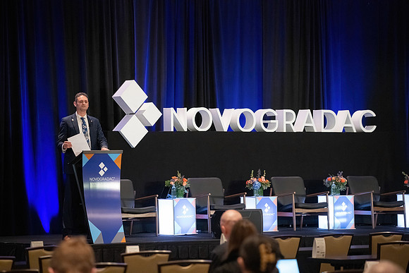 24novocon114