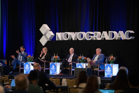 24novocon153