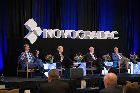 24novocon159