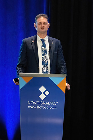 24novocon102