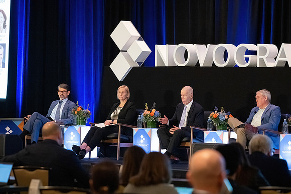 24novocon196
