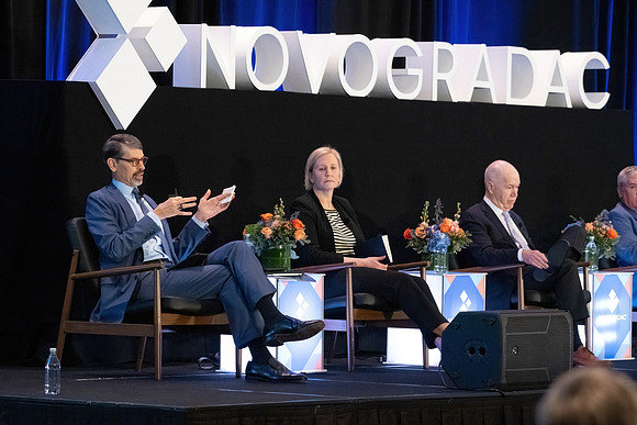 24novocon179