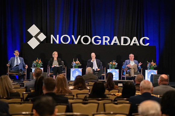 24novocon203