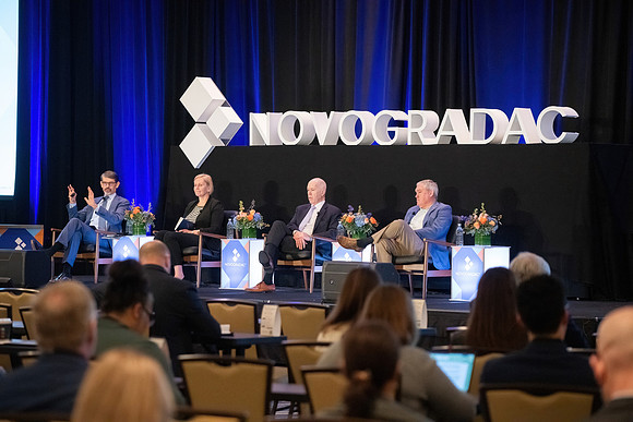 24novocon186