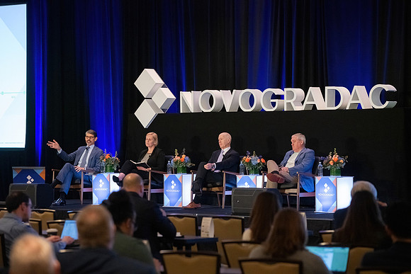 24novocon154