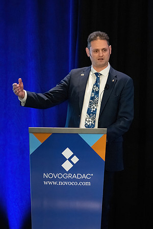 24novocon104