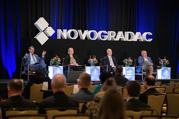 24novocon205