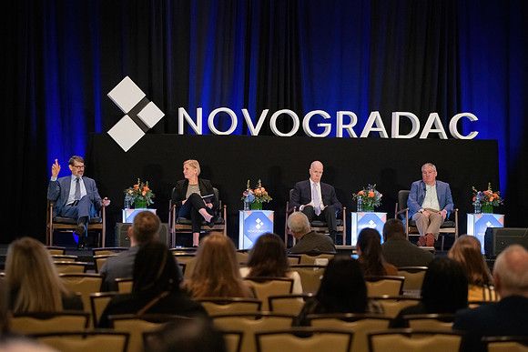 24novocon313