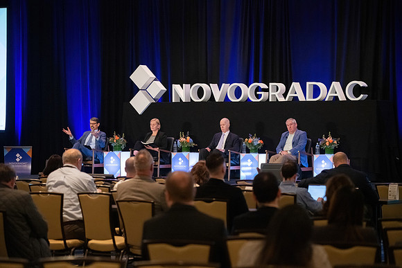 24novocon315