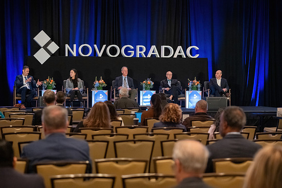 24novocon453