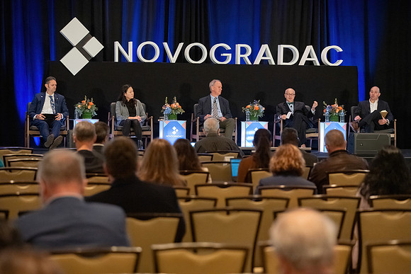24novocon400