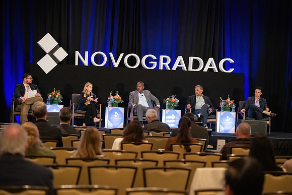 24novocon565