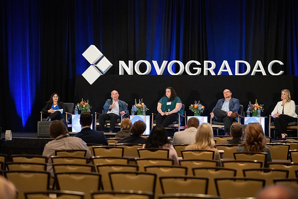 24novocon681