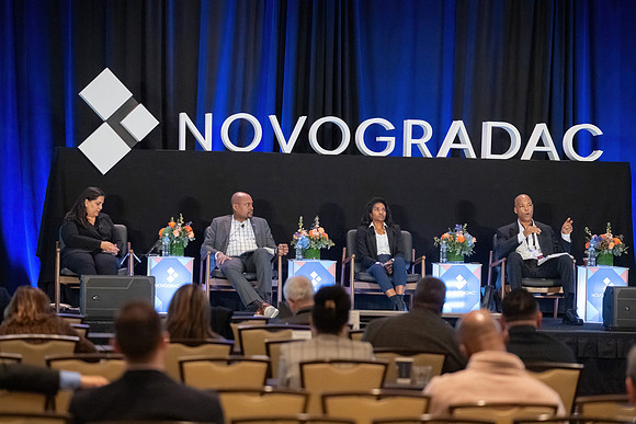 24novocon788