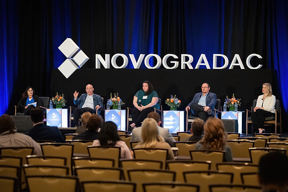 24novocon677