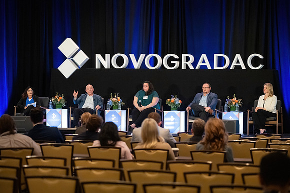 24novocon678
