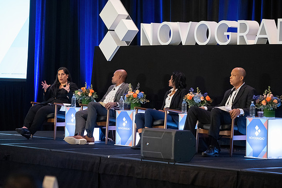 24novocon811