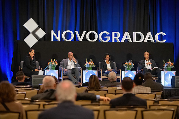 24novocon765