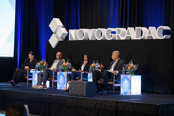 24novocon802