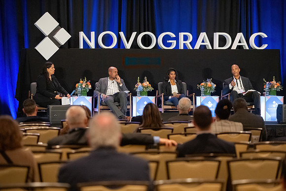 24novocon764