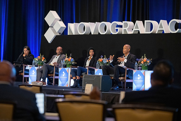 24novocon821