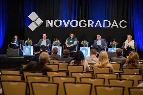 24novocon745