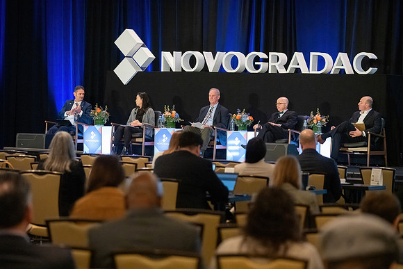 24novocon388