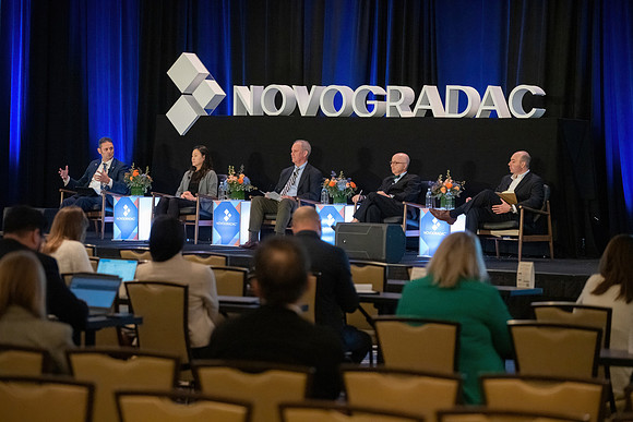 24novocon391