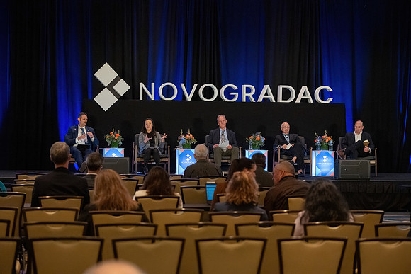 24novocon416