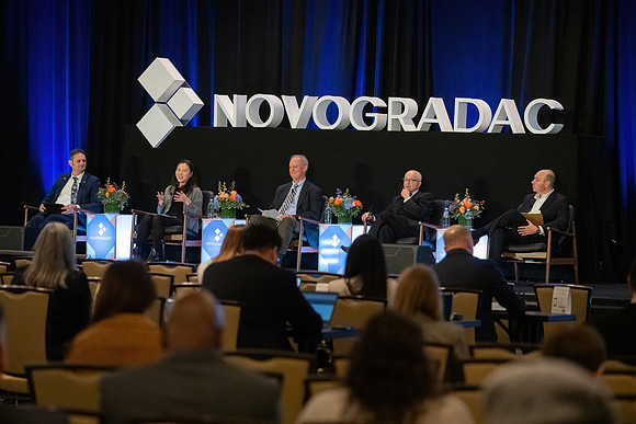 24novocon386