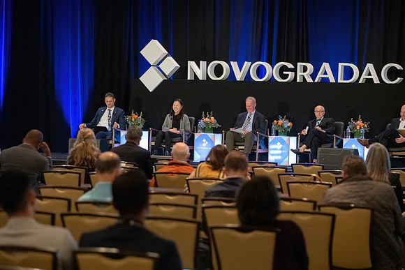 24novocon415